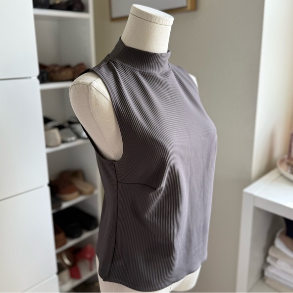 NWT FLX Gray Sleeveless Ribbed Mock Neck Active Wear Sport Tank Top Size Medium - Picture 4 of 6